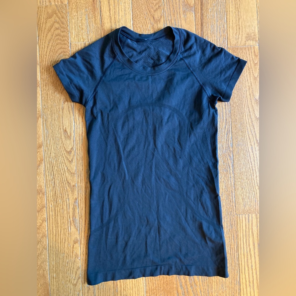 Lululemon Swiftly Tech Mesh Black T-Shirt Size 4